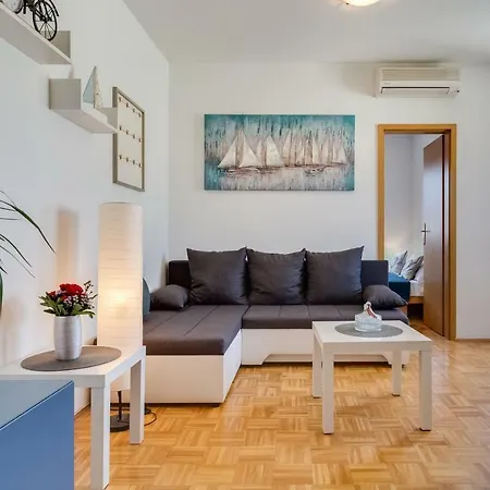 Apartman Tara *